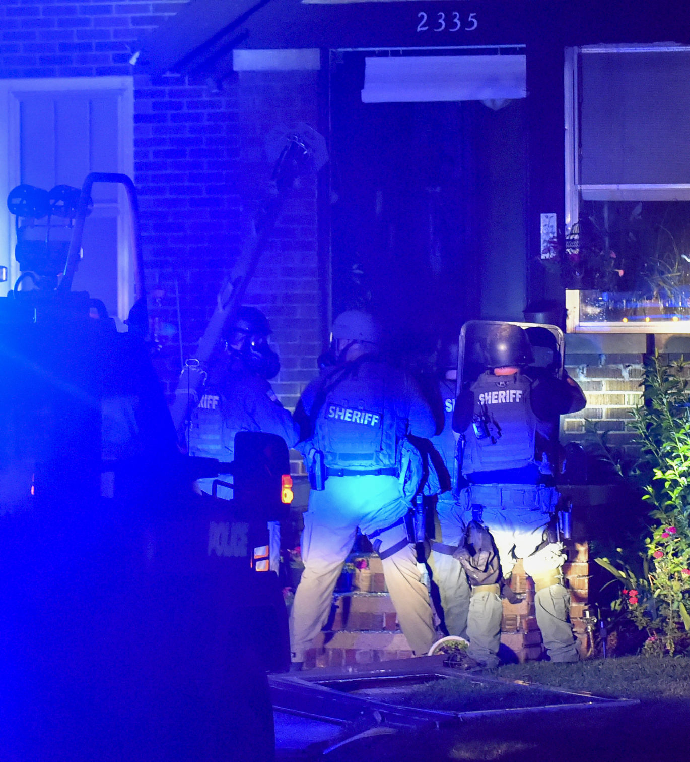 062318-standoff-006a.JPG